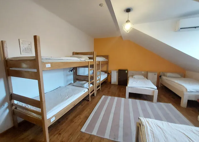 Vv Way - Lisica Zvitorepka * 卢布尔雅那